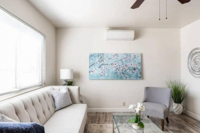 Casa Italia -2BR- FREE Driveway parking for 2 cars